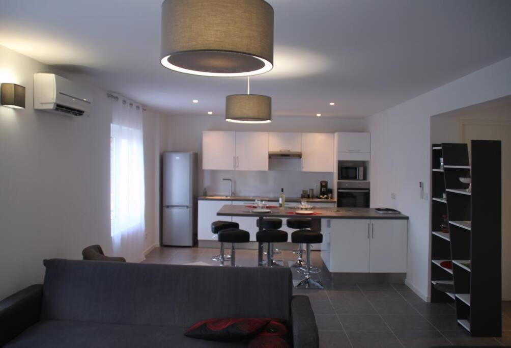 Appart Dans Maison 2 Km De La Plage Villeneuve-Loubet Bagian luar foto