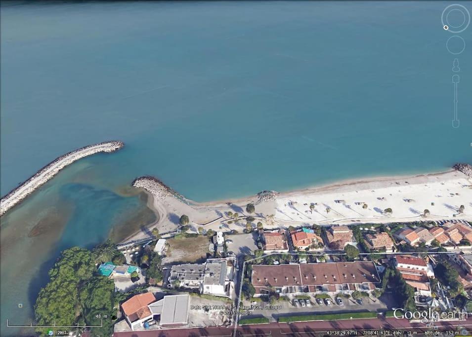 Appart Dans Maison 2 Km De La Plage Villeneuve-Loubet Bagian luar foto